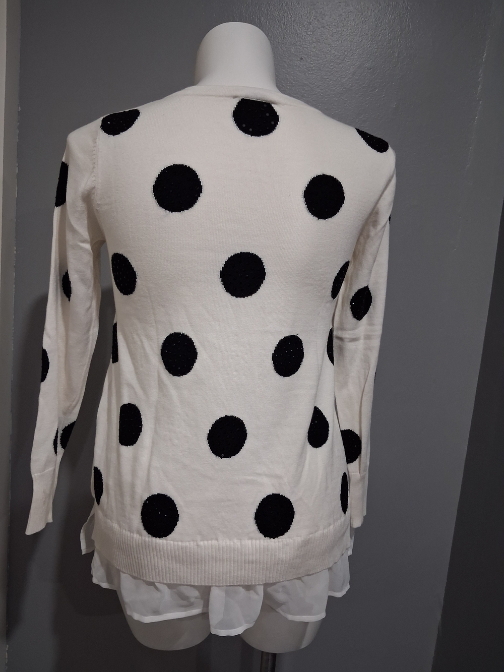 Chelsea & Theodore Cream V-Neck Polka Dot Layered-Hem Sweater - Picture 5 of 5